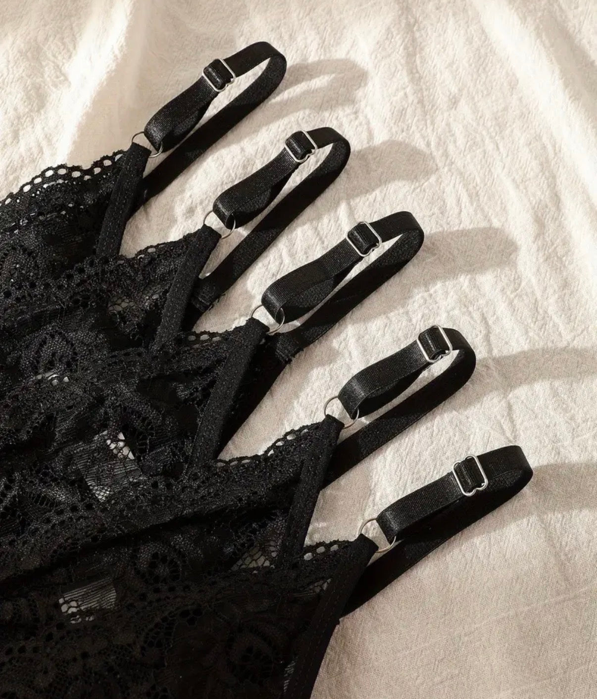 Chérie Lace Thong – Black Beauty Edition