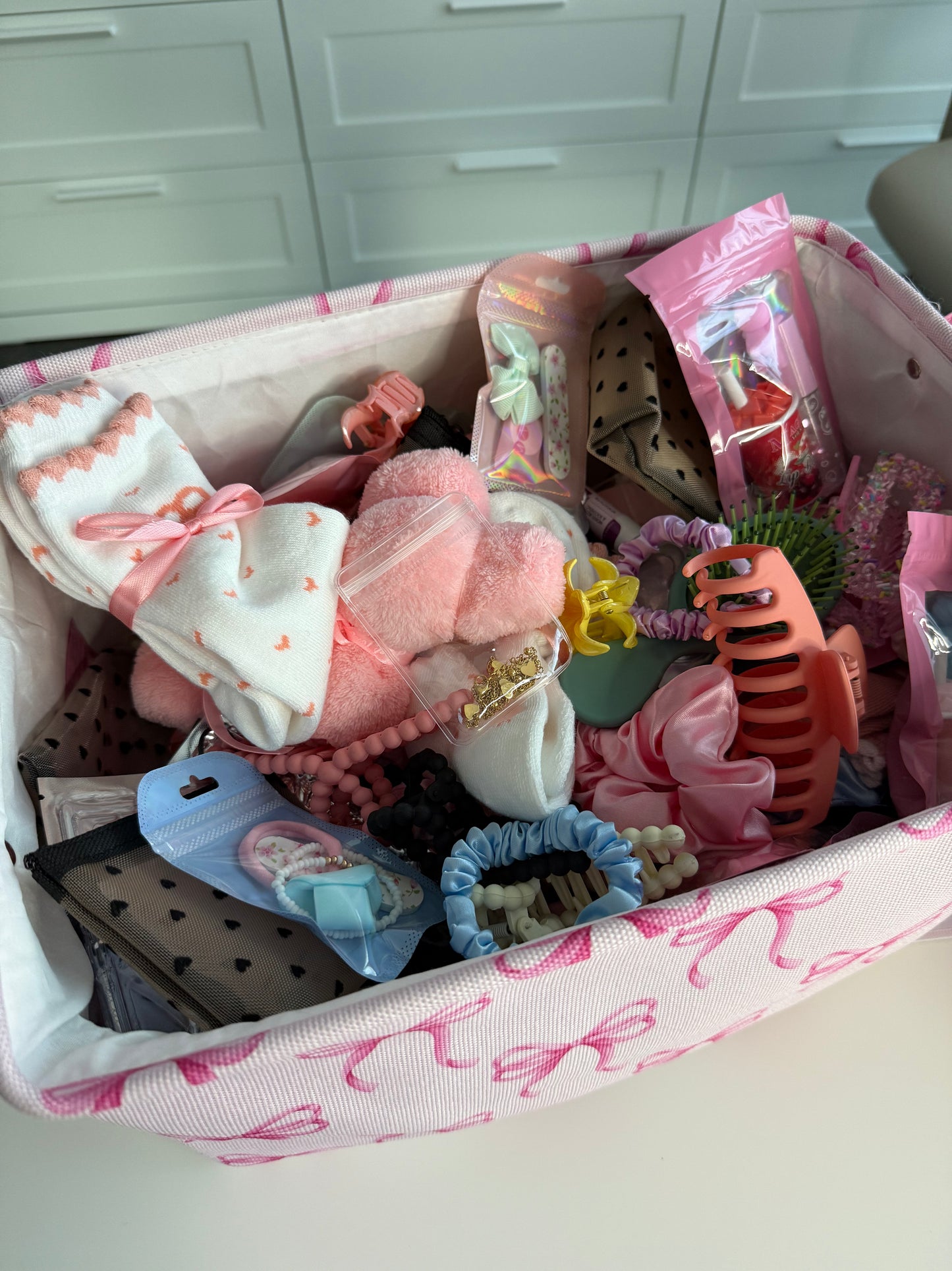 Bowty Scoop Surprise