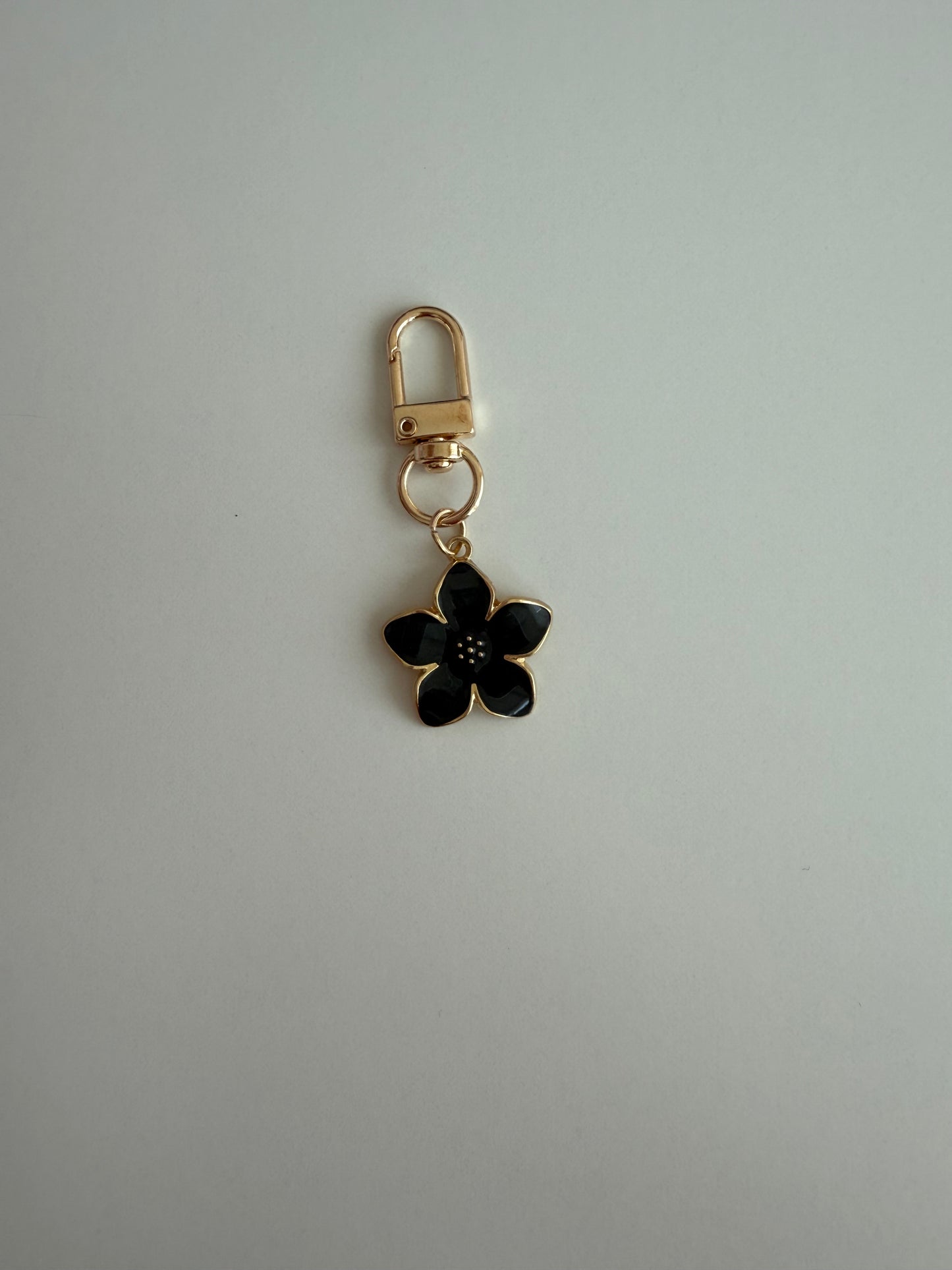 Bloomy Charms – Blütenanhänger