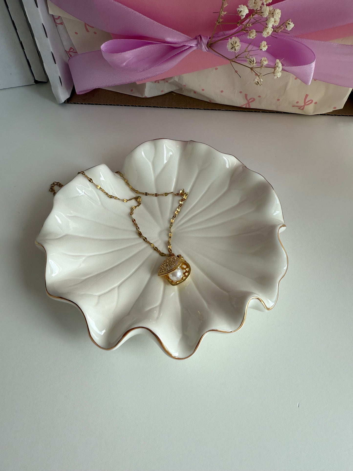 Pearly Shell Necklace
