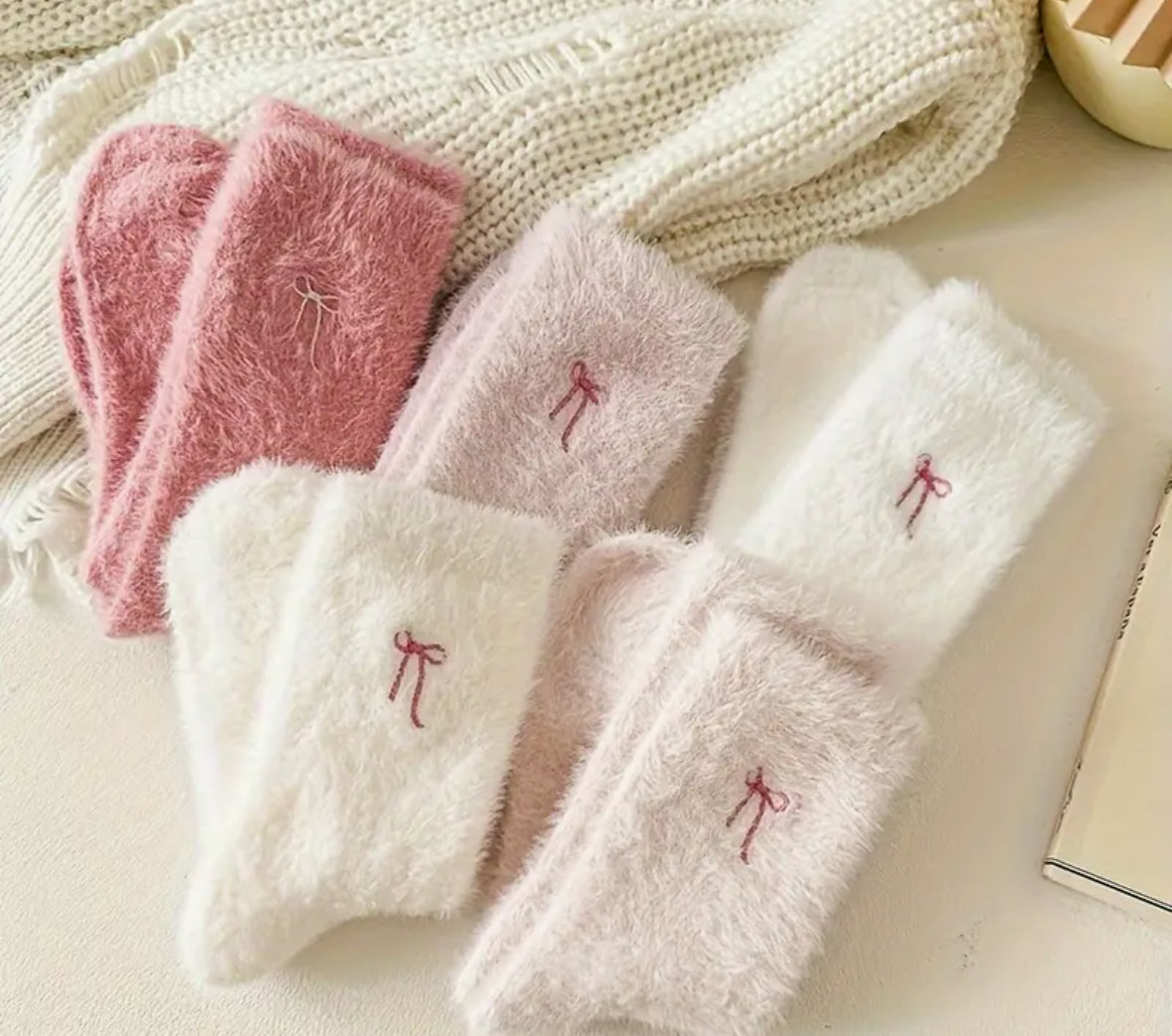 Cozy Socks - Flauschige Kuschelsocken mit Schleifen-Detail