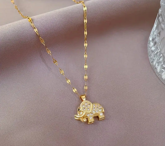 Elyana Necklace – Ein Symbol für Glück, Weisheit & Stärke