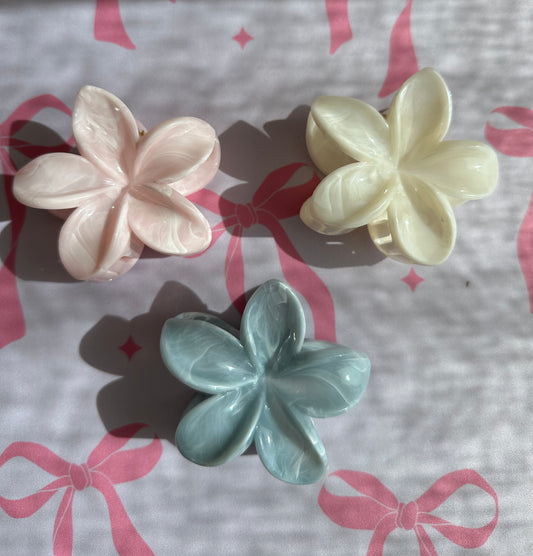 Flower Bloom – Haarspange mit Blütencharme